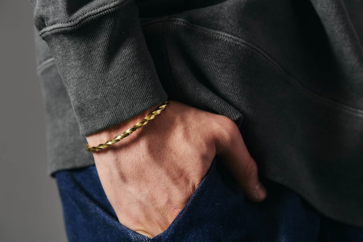 J.L TWIST BANGLE