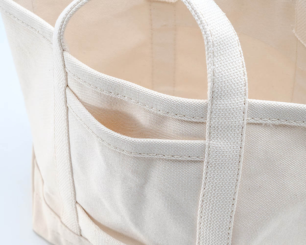 Tool Bag, Medium -Ecru x Ecru-