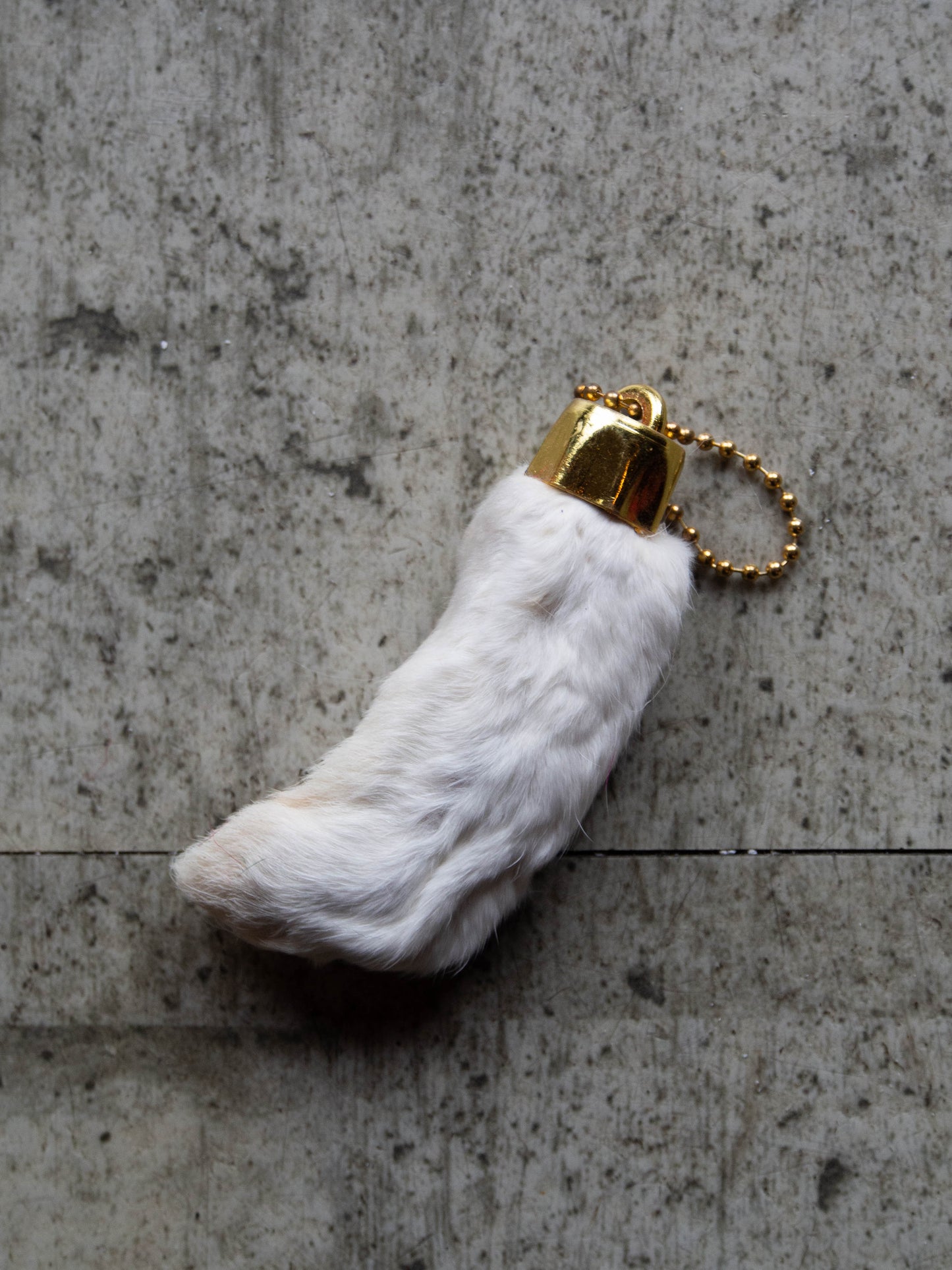 RABBIT FOOT KEYHOLDER