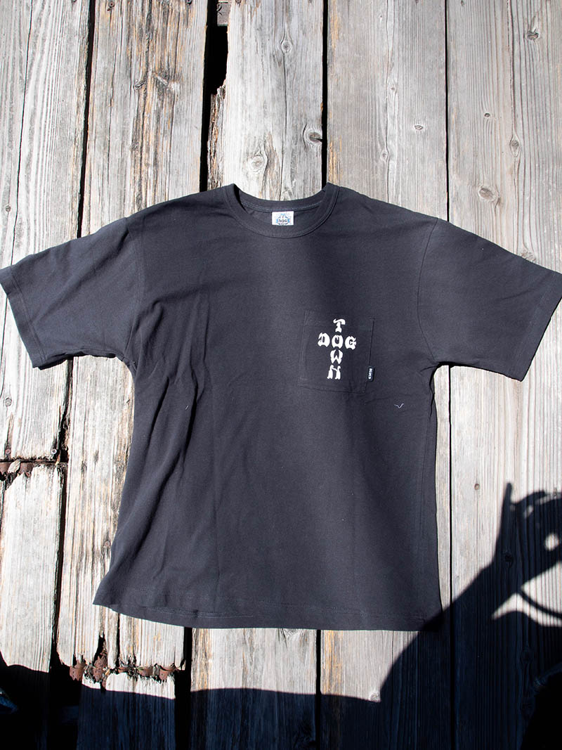 "DOGTOWN x BLUCO" Pocket Tee -Logo-
