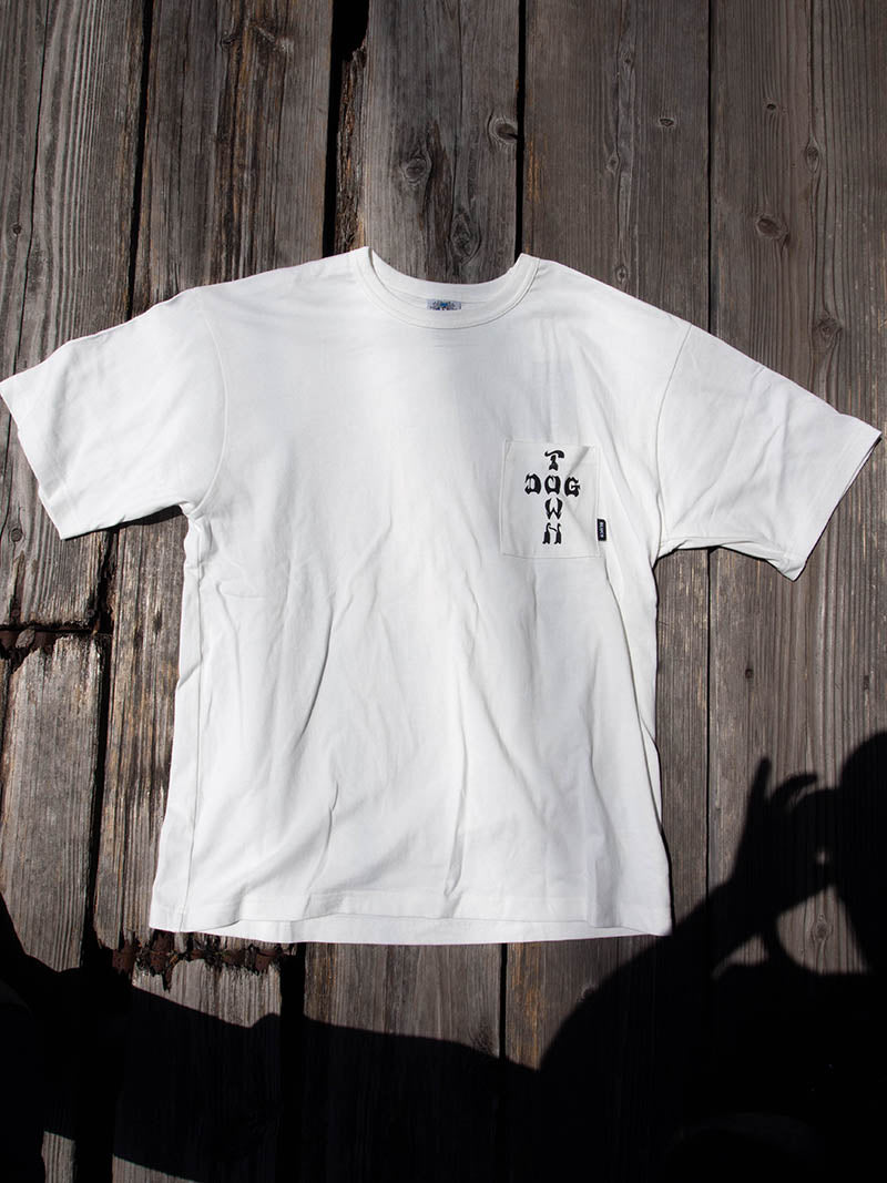 "DOGTOWN x BLUCO" Pocket Tee -Logo-