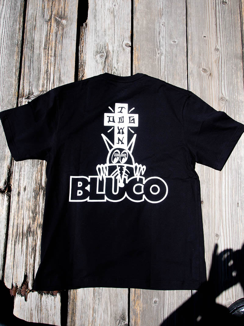 "MOONEYES x DOGTOWN x BLUCO" Pocket Tee -Logo-