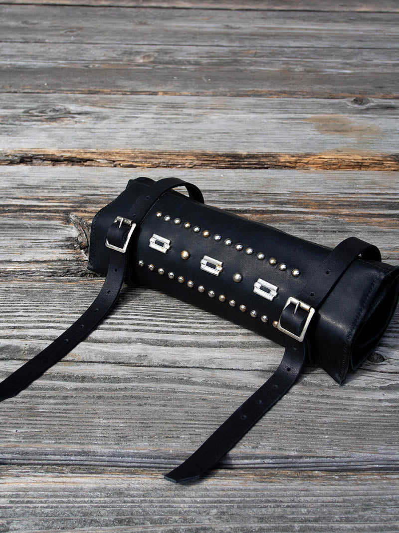 MCM STUDDED TOOL ROLL