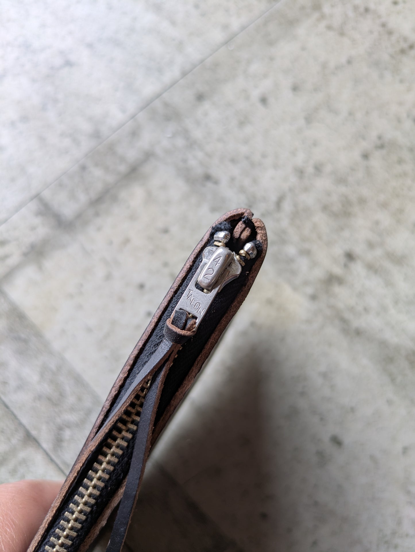 BW CHROMEXCEL POUCH WALLET