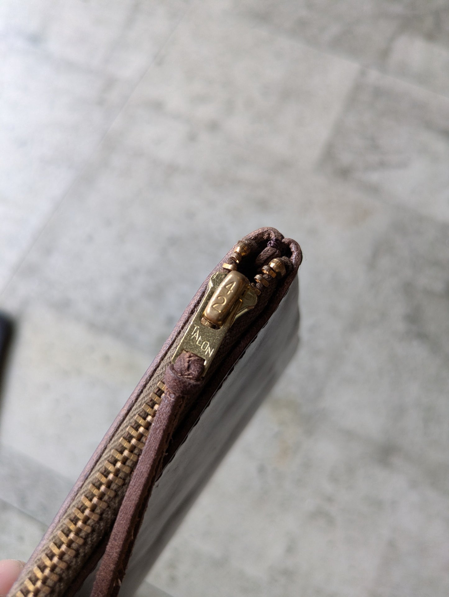 BW CHROMEXCEL POUCH WALLET