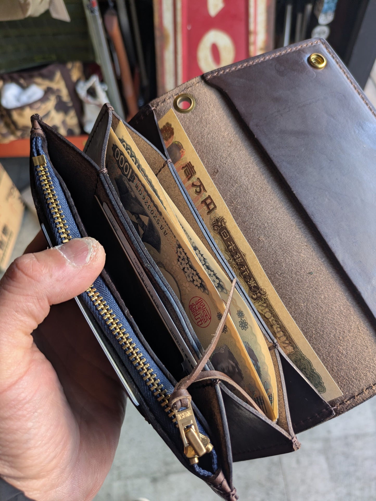 "ART BROWN" TRACKER WALLET